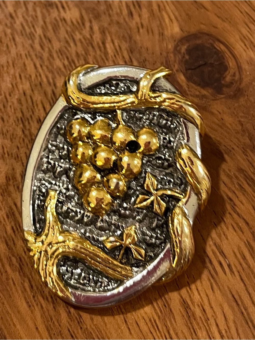 FRANK MEISLER ISRAEL
PENDANT/ BROOCH 3D
Design Grapes/Vine